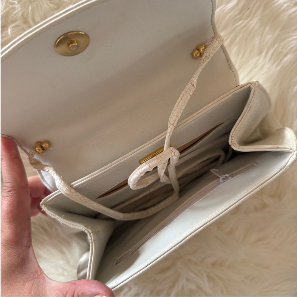 Rare Givenchy White Seashell Bag - image 3